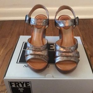 Frye Alexa wedges in Bronze